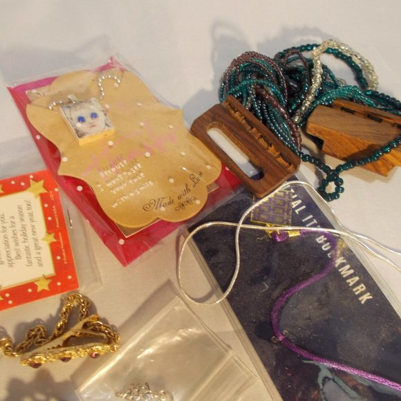 Bulk lot of fashion accessory jewelry - Picture 5 of 5